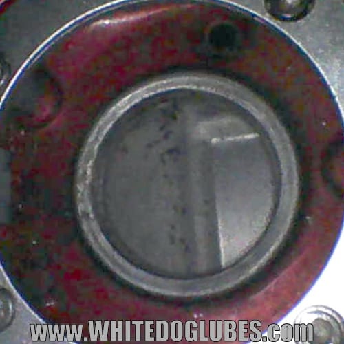 Clean fuel tank filler hole