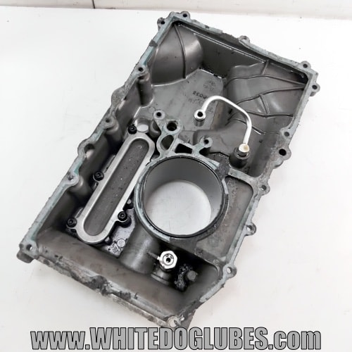 Rubber O ring out of position in the engine oil sump